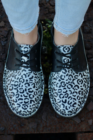 Silver Leopard Print Veldskoen