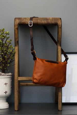 LARGE SQUARE SLING HANDBAG BUTTERNUT