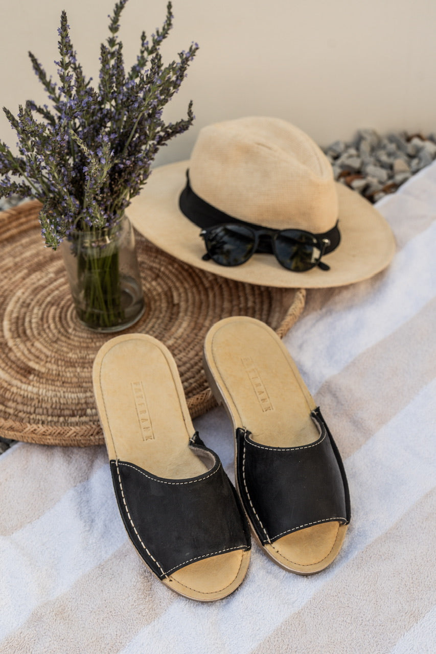 Vamp Sandal Black