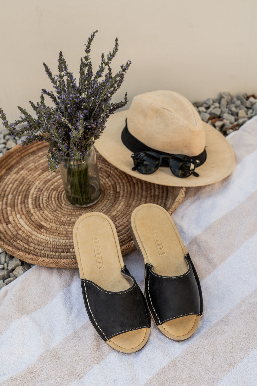 Vamp Sandal Black
