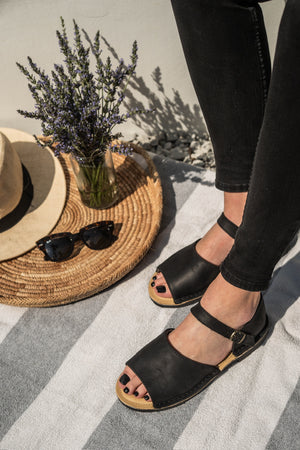 Vamp Strap Sandal Black