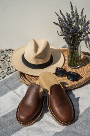 Vamp Closed Sandal Brown