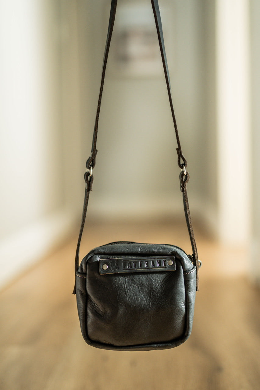 SMALL SQUARE SLING HANDBAG BLACK